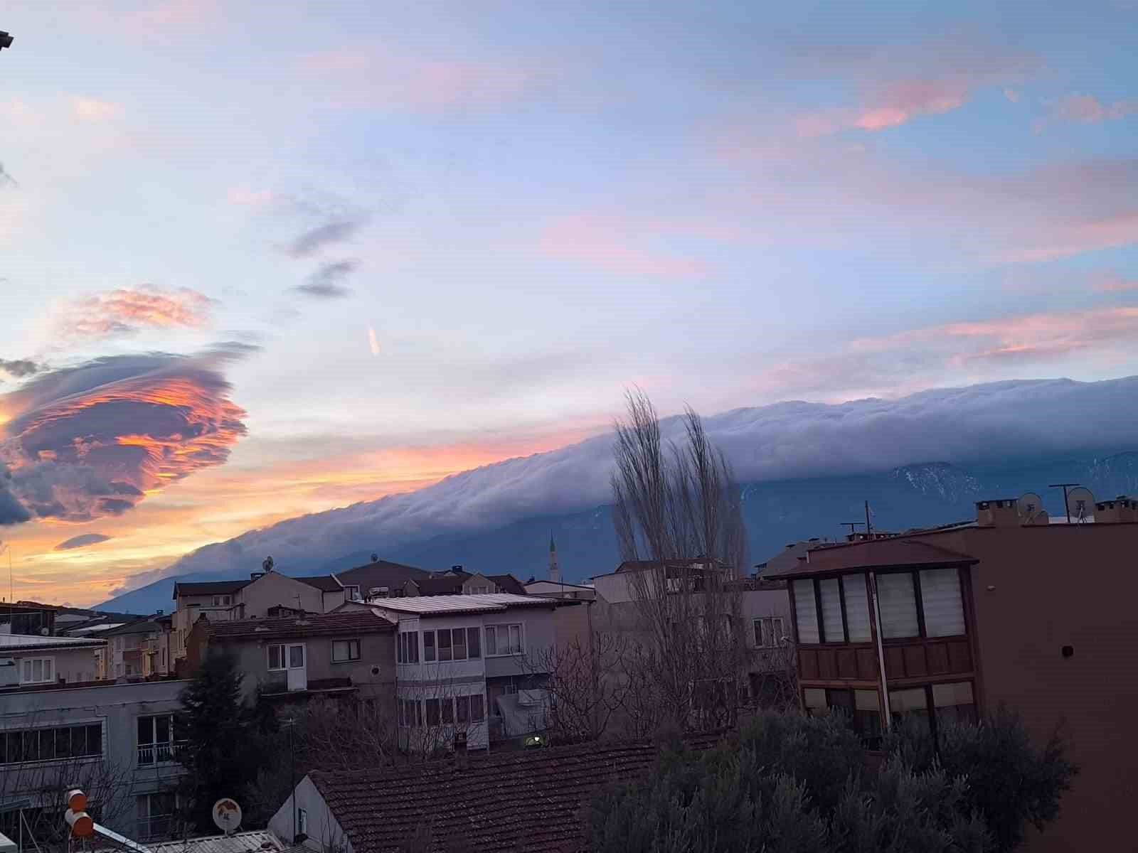 bursada gokyuzunde olusan bulutlardan gorsel solen 1 EzpkbZ6e
