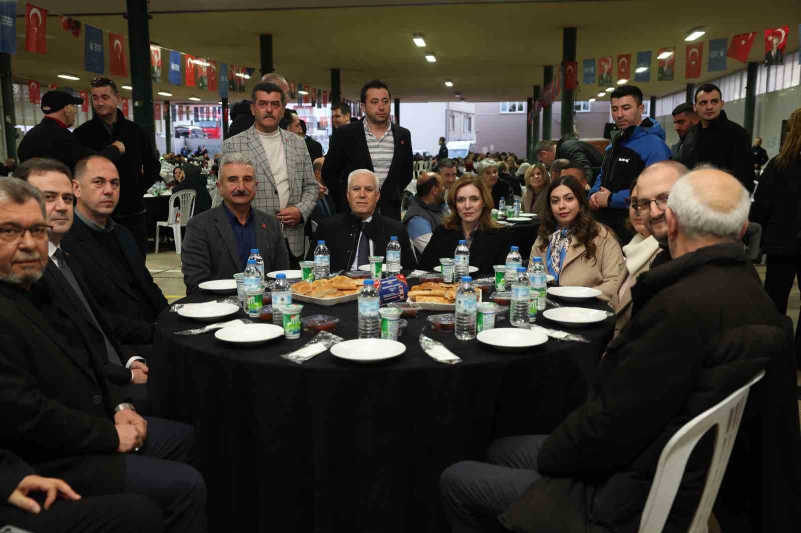 bursada gonuller buyuksehirin iftar sofrasinda bulustu 3 uCHZBFil