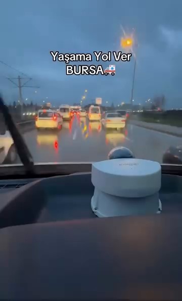 bursada goz dolduran anlar onlarca surucu yol verdi 0 Cnl6T1Lp