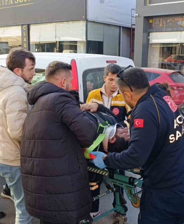 bursada-hafif-ticari-arac-cipe-carpti-1-yarali-VCnOrJ17.jpg