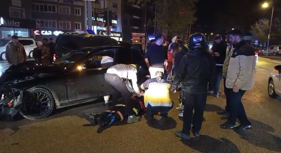 Bursa’da hafif ticari araç ile otomobil çarpıştı: 3 yaralı 5 bursada hafif ticari arac ile otomobil carpisti 3 yarali 1