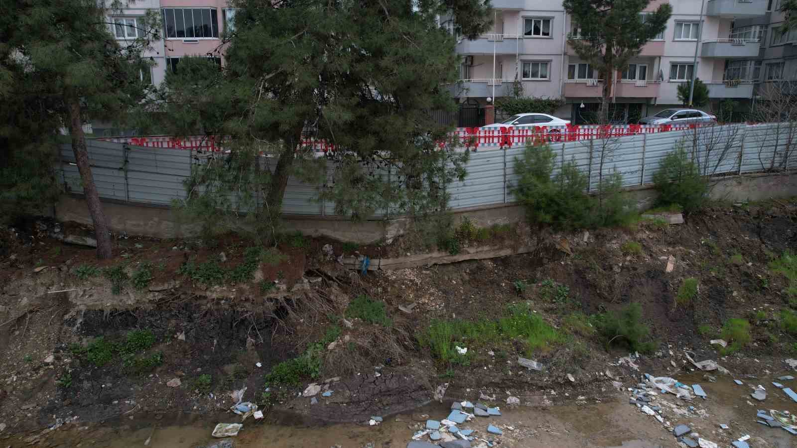 bursada hafriyat calismasinda yola zarar verdiler 9 UFTz17uy