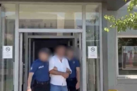 Seyir halindeki otomobil alev aldı 2 thumbnail