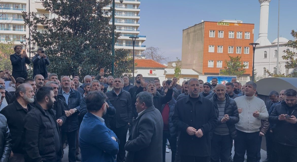 bursada halk otobusu esnafi belediye onunde toplandi 1 Hr9blmFE