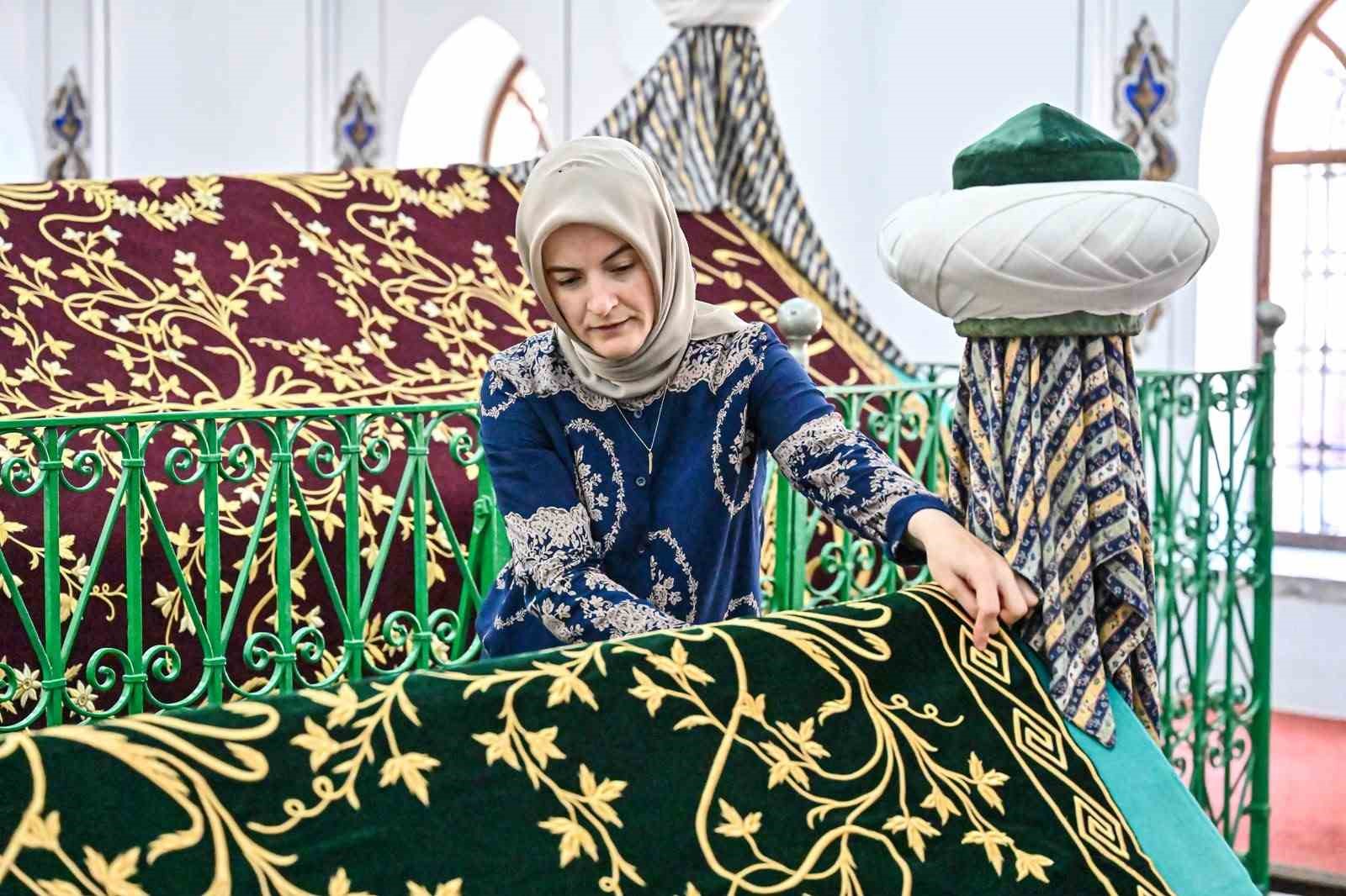 bursada hanedan turbelerindeki pusideler yenileniyor 0 csjiNfWJ