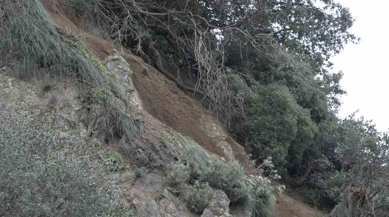 Bursa’da heyelan bölgesi temizlendi...Kayan bölge dron ile görüntülendi 6 bursada heyelan bolgesi temizlendikayan bolge dron ile goruntulendi 2 LrBziQGG