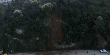 bursada-heyelan-bolgesi-temizlendikayan-bolge-dron-ile-goruntulendi-D1cSKnFV.jpg