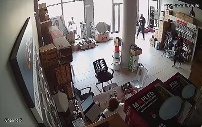 bursada hissedilen deprem ani kameraya yansidi 0 mdnXJ3z1