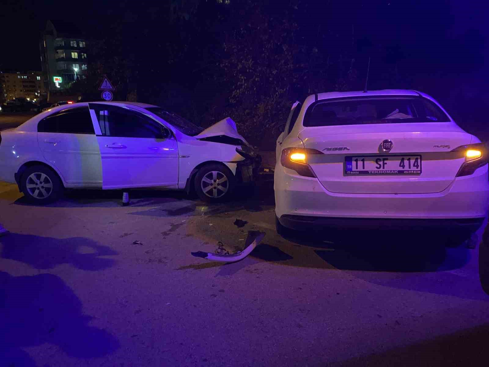 Bursa’da hız ihlali feci kazaya yol açtı: 2’si ağır 4 yaralı 6 bursada hiz ihlali feci kazaya yol acti 2si agir 4 yarali 2 lnK8GqIQ
