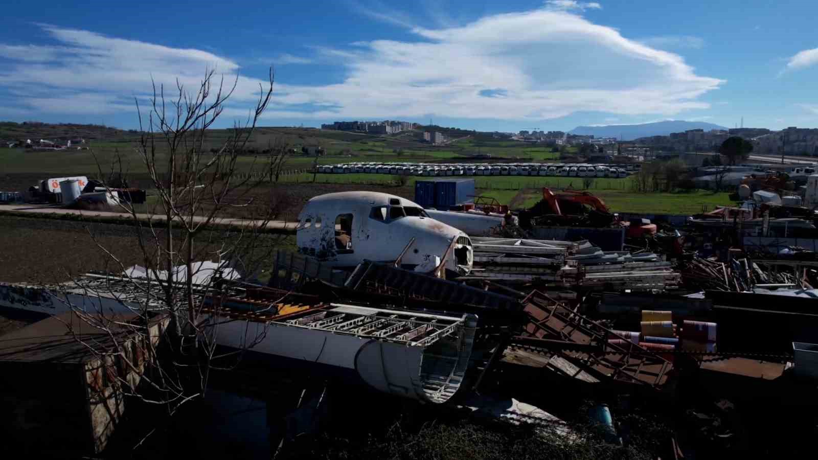 bursada hurdacidaki boeing 747 ucak gorenleri saskina ceviriyor 3 H3wd54cn