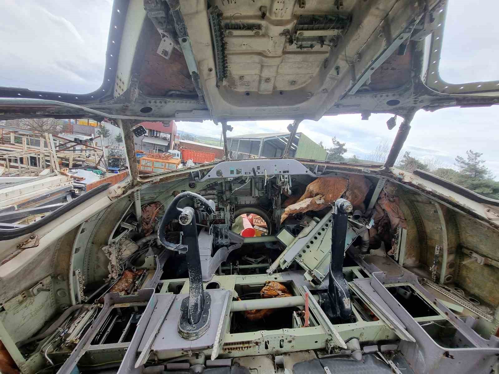 bursada hurdacidaki boeing 747 ucak gorenleri saskina ceviriyor 8 mvtW9lwF
