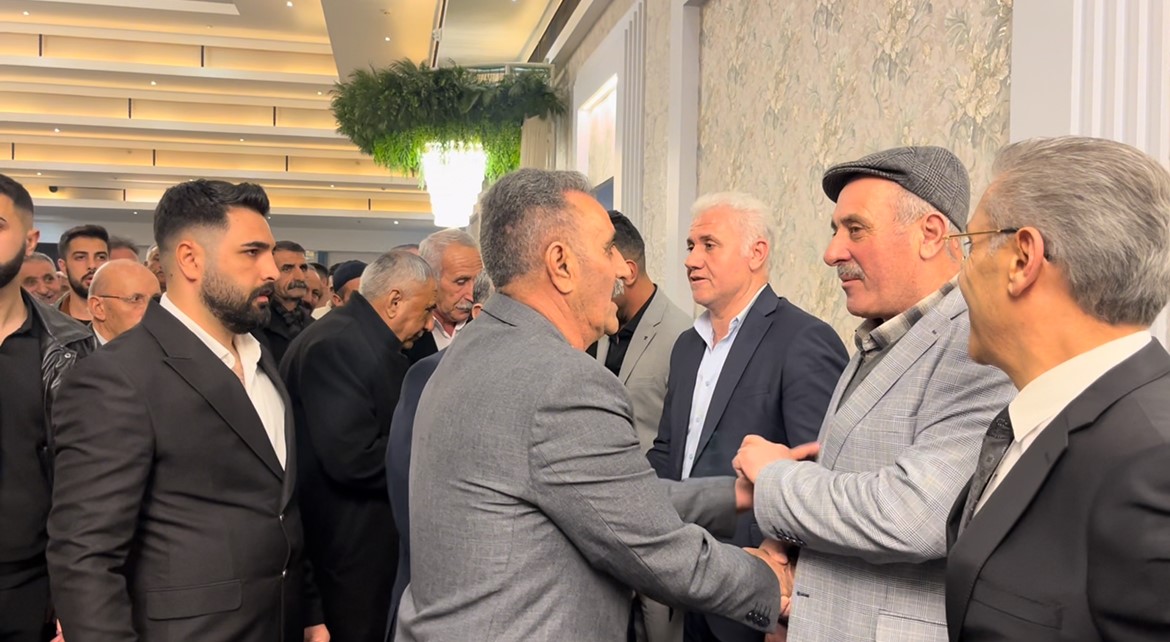bursada husumetli aileler iftar sofrasinda baristi 4 WMWjAQzj