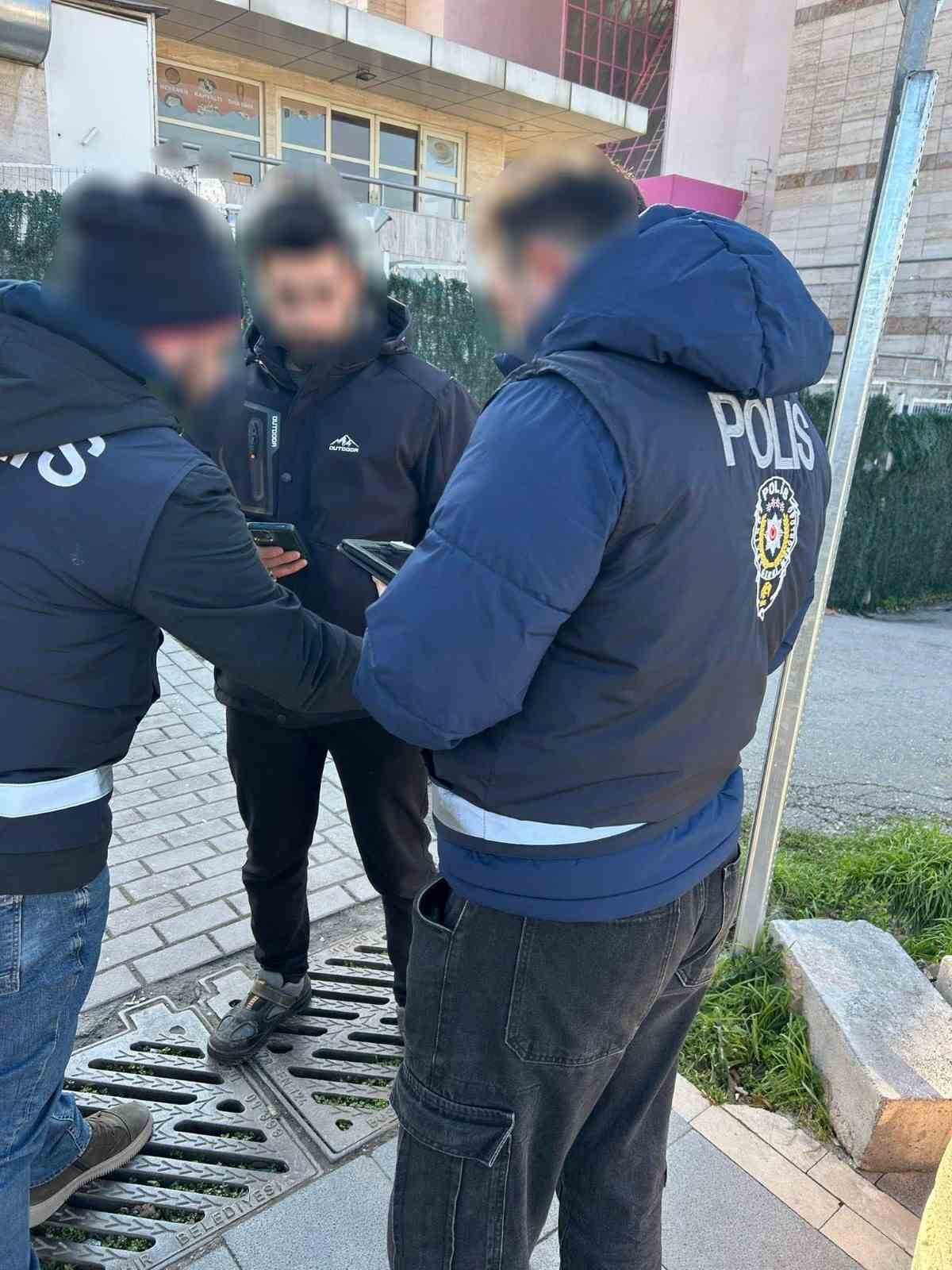 bursada huzur operasyonunda 4 bin 207 kisi sorgulandi 5 vuJ8TNPd