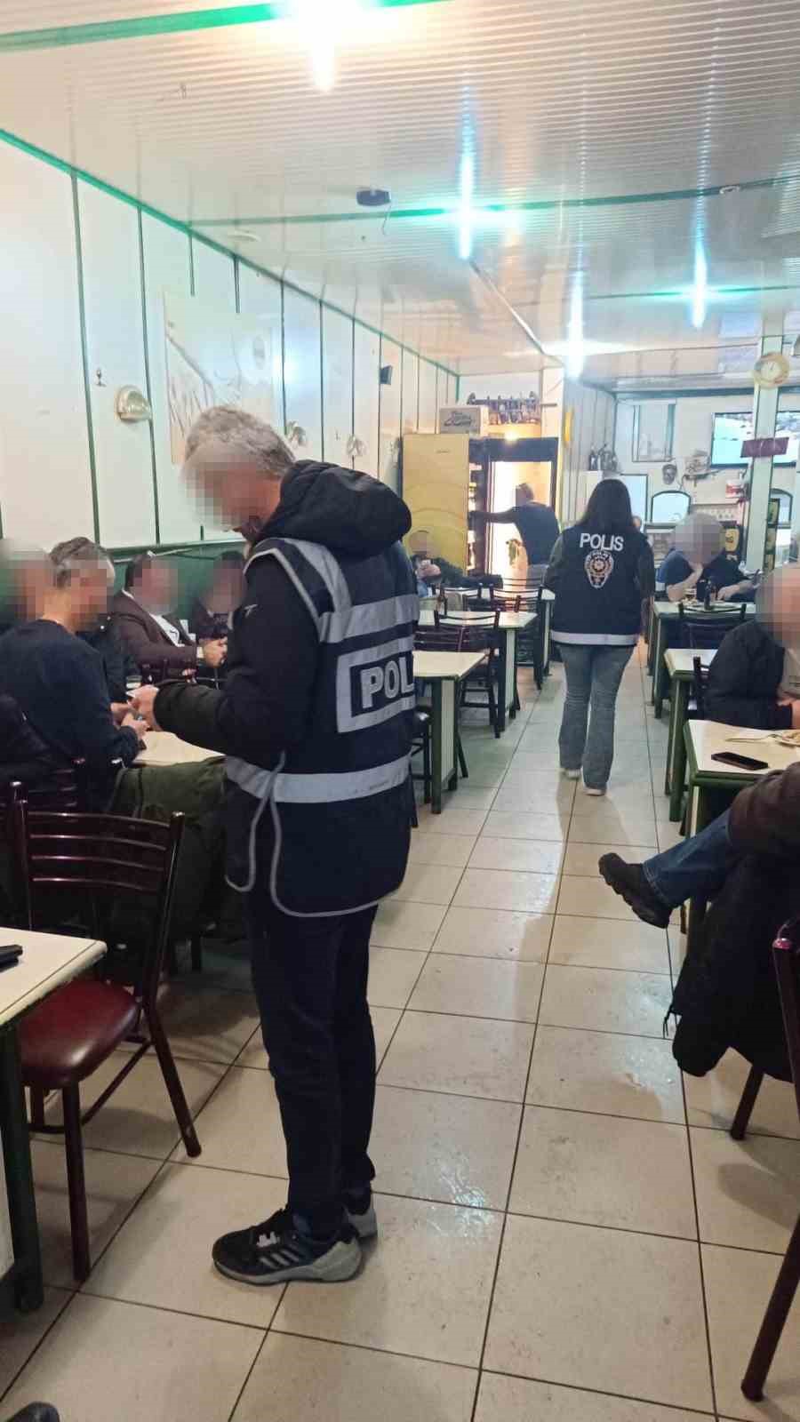 bursada huzur uygulamasi silah ve muhimmat ele gecirildi 4 3uj9FeiP