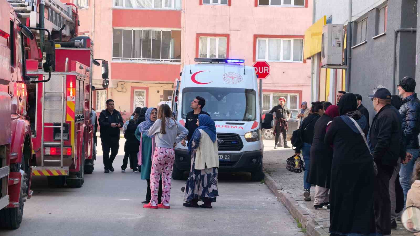 bursada iftar hazirligi sirasinda cikan yangin panige neden oldu 3