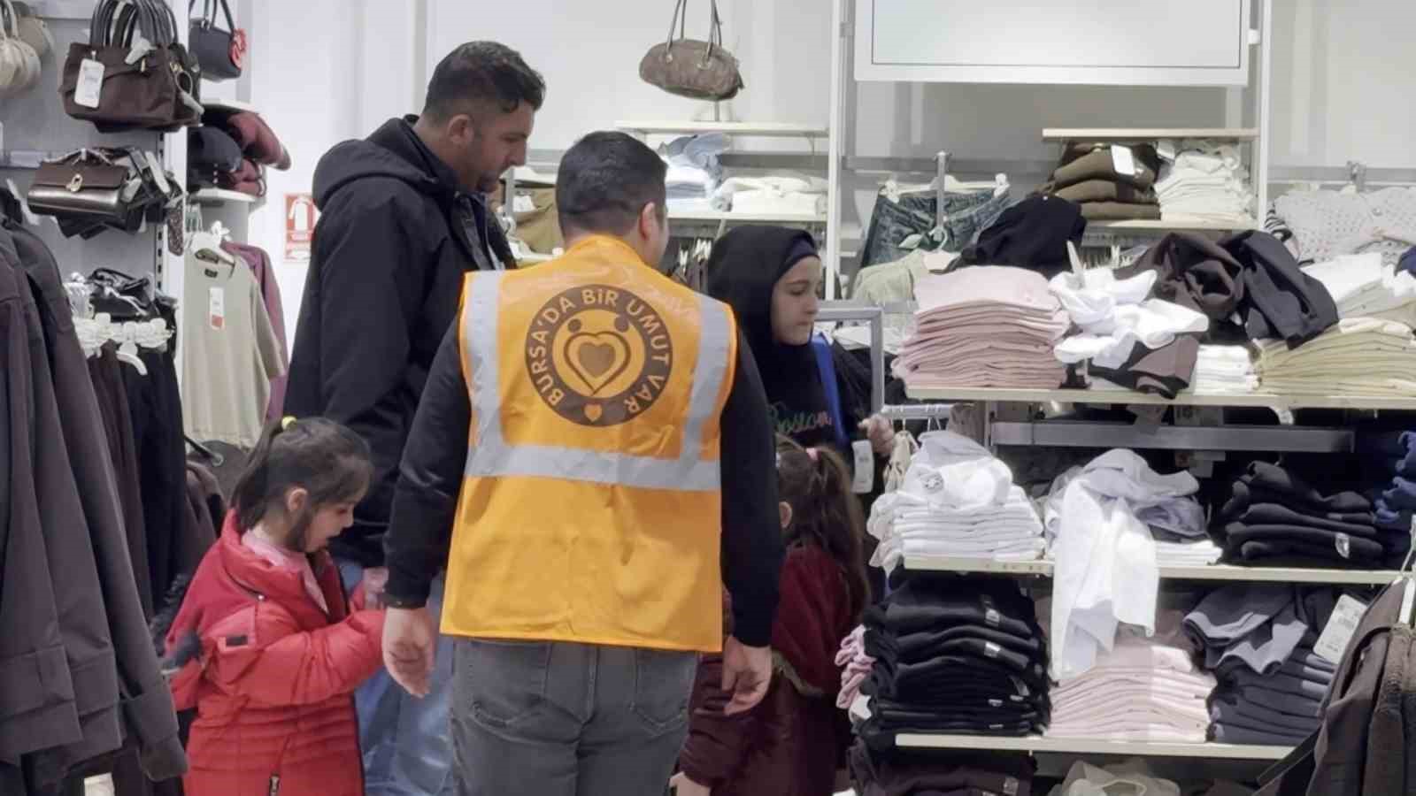 bursada ihtiyac sahibi 400 cocuga bayram sevinci 2 VPHRQgXI