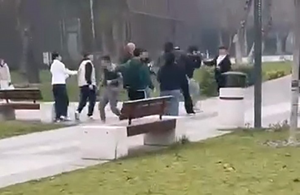Bursa’da iki grup arasındaki kavga kamerada 4 bursada iki grup arasindaki kavga kamerada 0 ANDP7Ywb
