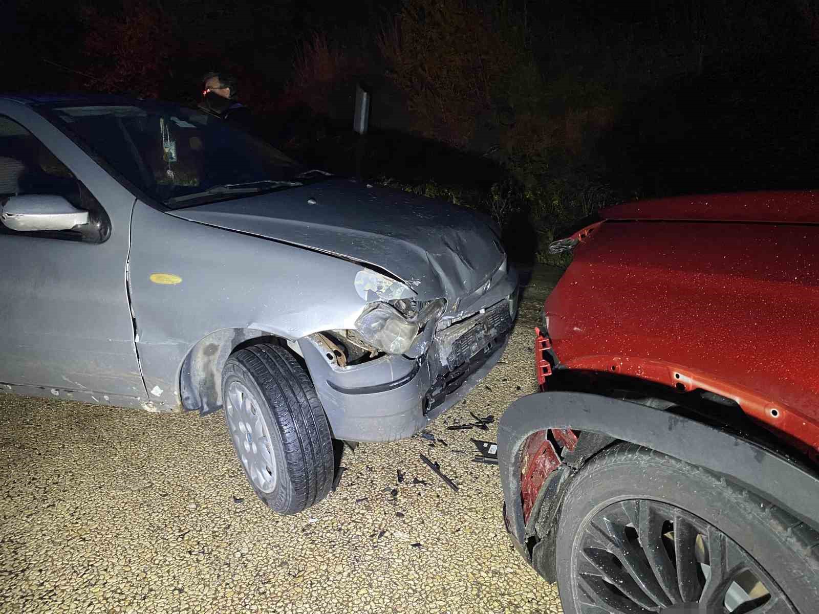 Bursa’da iki otomobil çarpıştı: 1 kişi yaralandı, 11 aylık bebek faciadan döndü 5 bursada iki otomobil carpisti 1 kisi yaralandi 11 aylik bebek faciadan dondu 1 PMvuPzLV