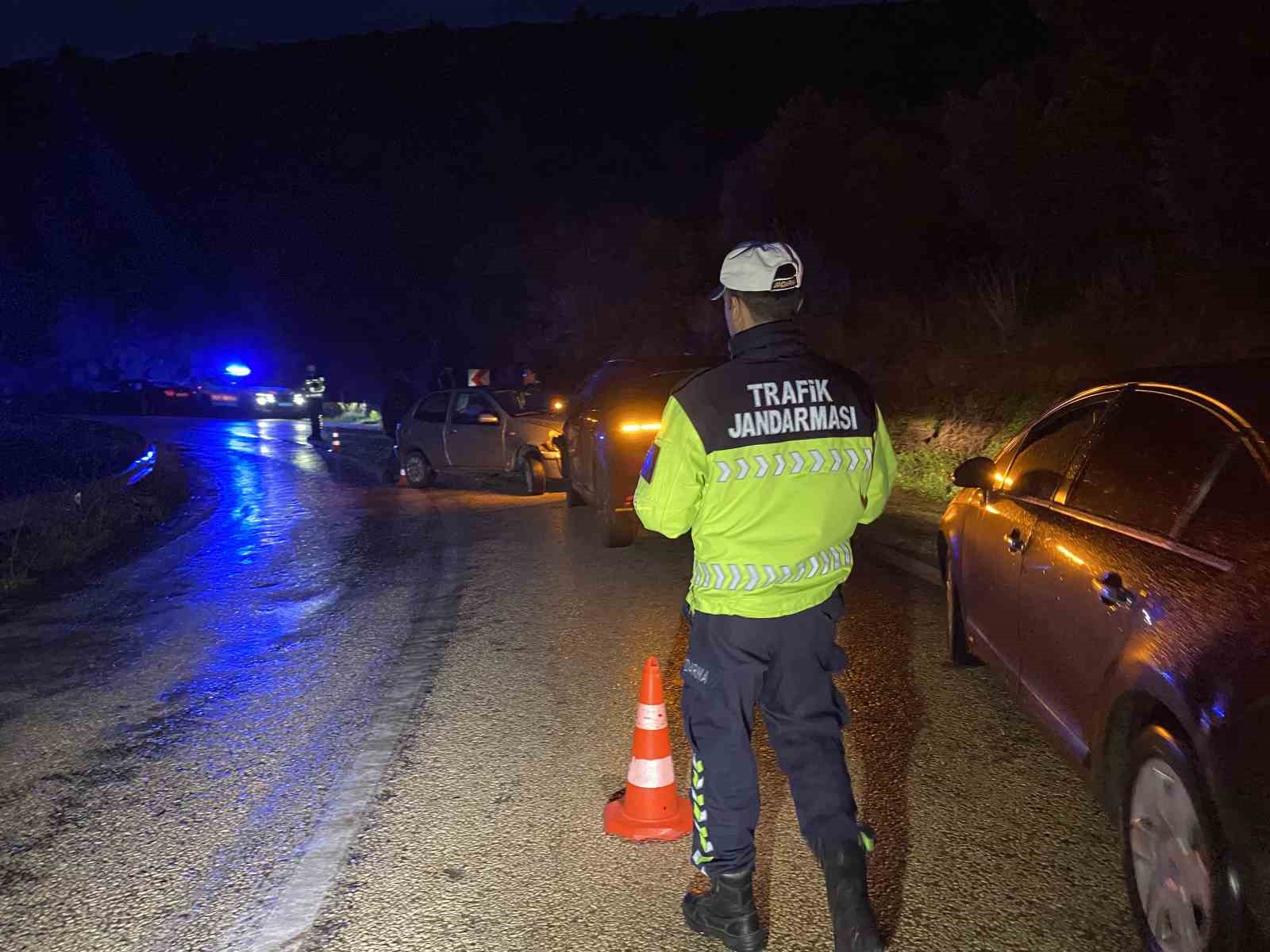 Bursa’da iki otomobil çarpıştı: 1 kişi yaralandı, 11 aylık bebek faciadan döndü 7 bursada iki otomobil carpisti 1 kisi yaralandi 11 aylik bebek faciadan dondu 3 G47gUIMw