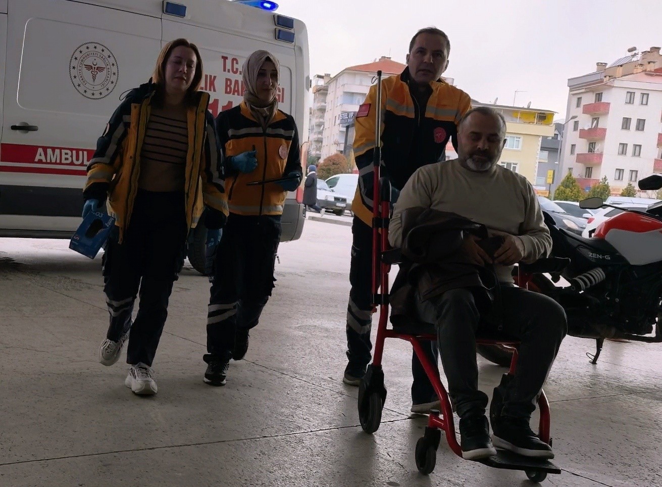 bursada iki otomobil carpisti 2 yarali 0 7rEupLLu