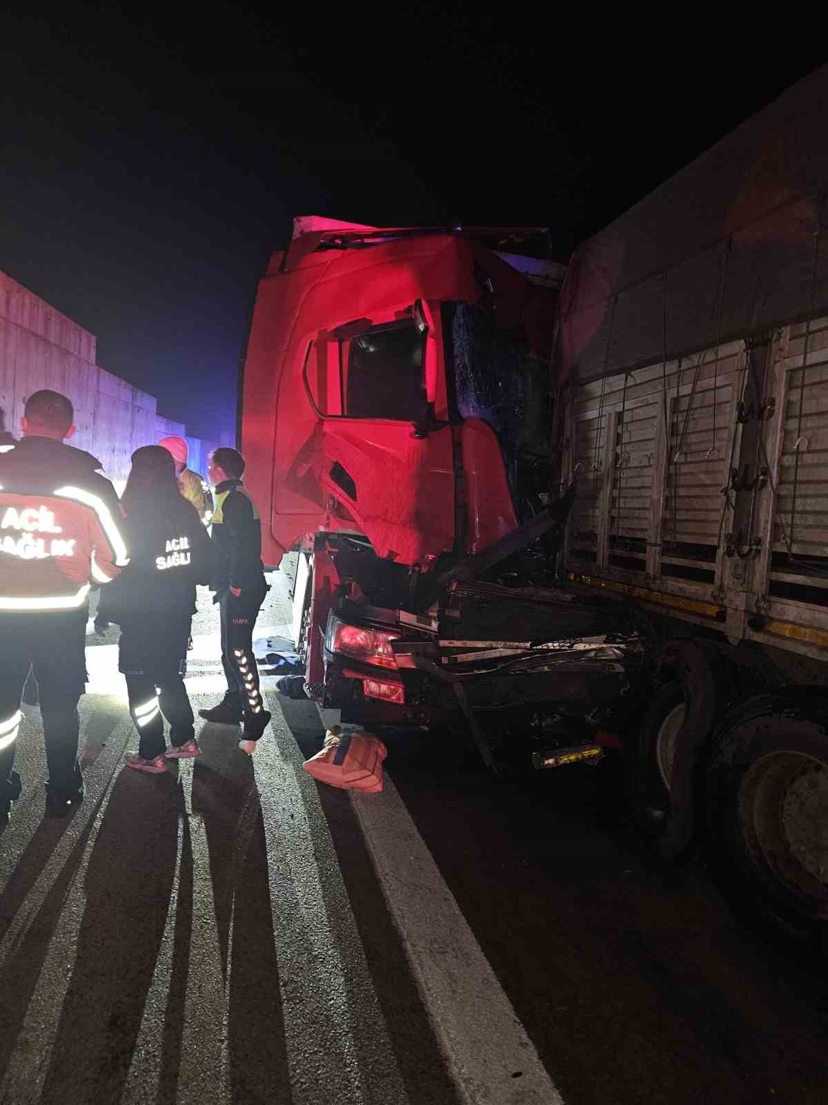 bursada iki tirin carpistigi kazada 1 kisi hayatini kaybetti 5 7RBii8yU