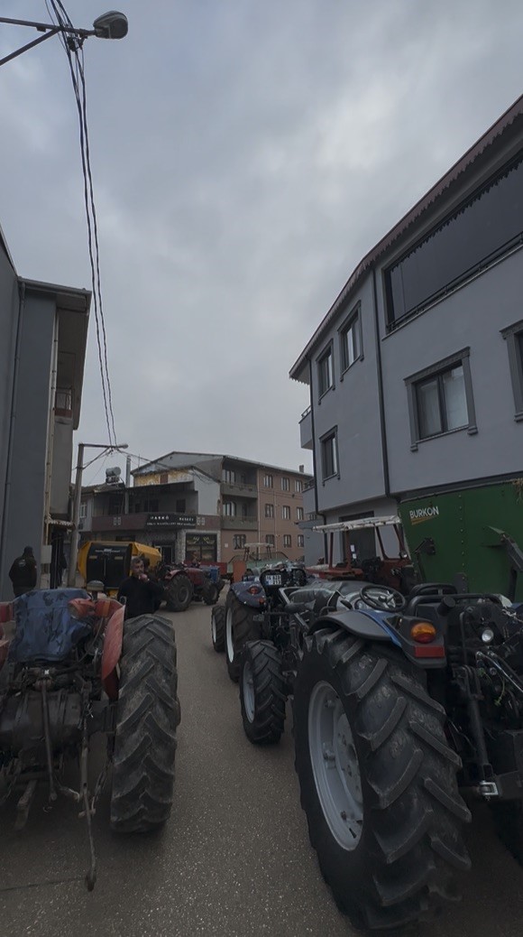 bursada imar krizi buyuyor yikim traktorlerle kurulan barikatla durduruldu 3 BZ1RyMhJ