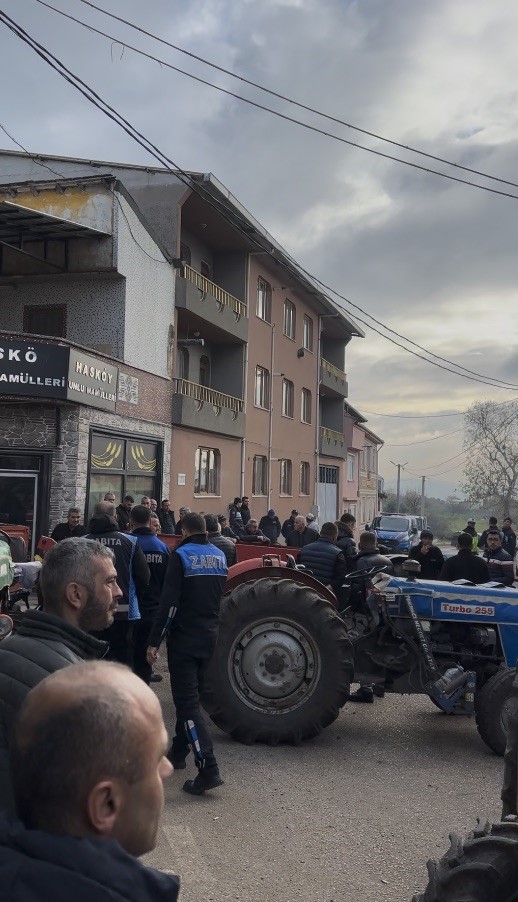 bursada imar krizi buyuyor yikim traktorlerle kurulan barikatla durduruldu 4 3yXGbSpY