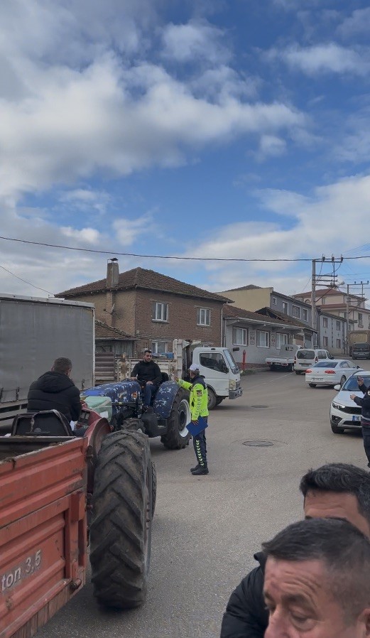 bursada imar krizi buyuyor yikim traktorlerle kurulan barikatla durduruldu 5 CYE5jrKp
