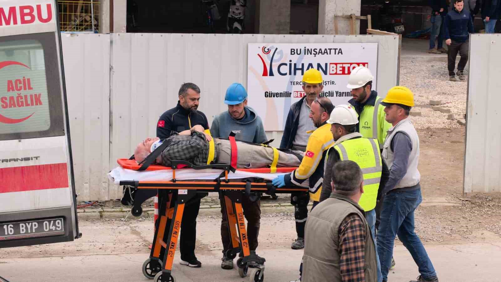 bursada insaatin 2 katindan dusen isci yaralandi 6 aMqefjdZ
