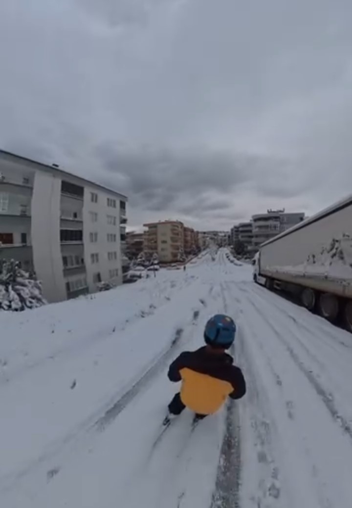 bursada ise kayakla gitti 3 pi6Ni1fR