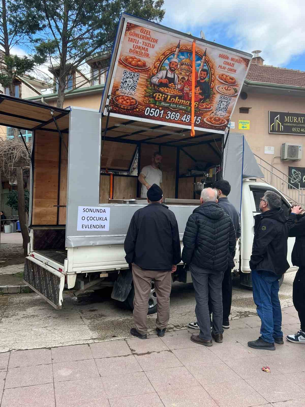 bursada istedigi ile evlenen kadin lokma dagitti 3 Bwi7BMpD