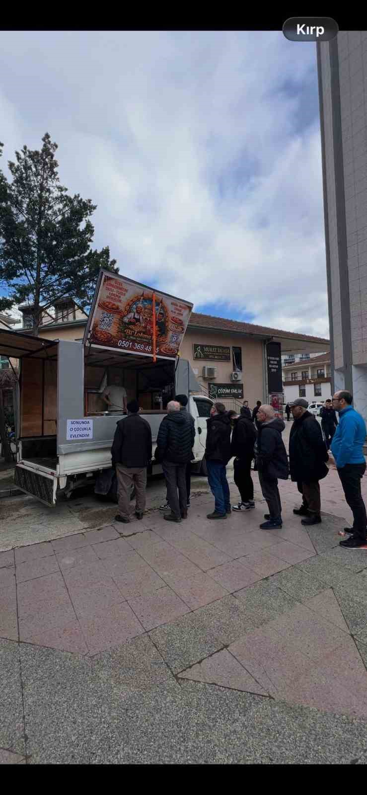 bursada istedigi ile evlenen kadin lokma dagitti 6 7VXaXS3s