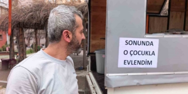 bursada-istedigi-ile-evlenen-kadin-lokma-dagitti-ddRfXNwJ.jpg