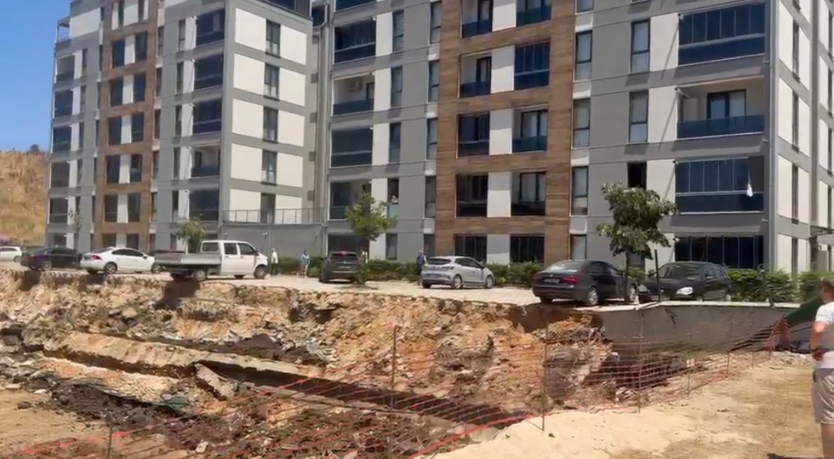 bursada istinat duvari coktu site sakinleri zamanla yaristi 1 X4ZuI1uA