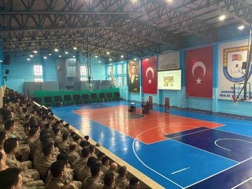 bursada jandarmadan ogrencilere narkotik egitimi 2 3e988Wpz