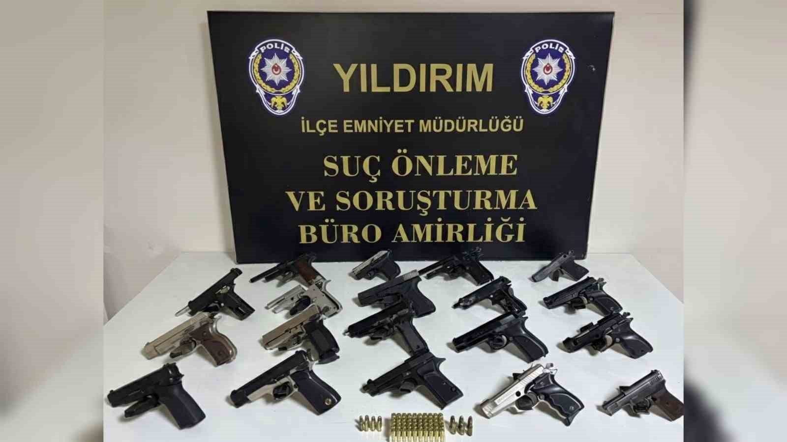 bursada kacak silah atolyesine yildirim operasyonu cok sayida silah ele gecirildi 1 QHSwyr41