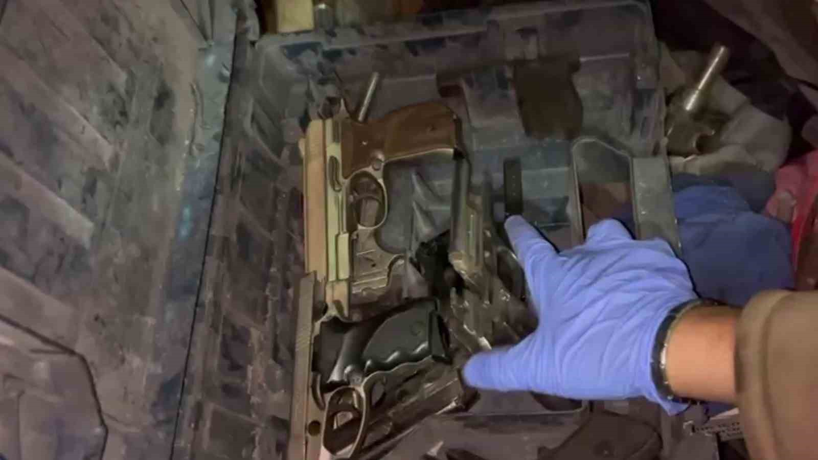 bursada kacak silah atolyesine yildirim operasyonu cok sayida silah ele gecirildi 3 XzK7hj7S