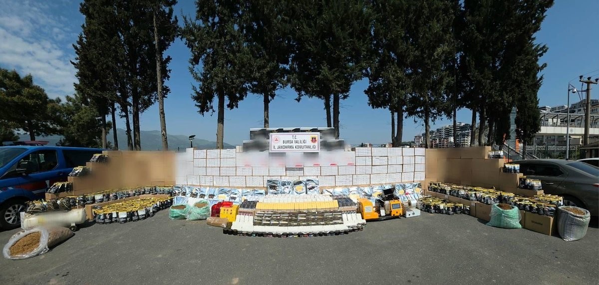 bursada kacak tutun operasyonu milyonlarca makaron ele gecirildi 0 PM8O2469