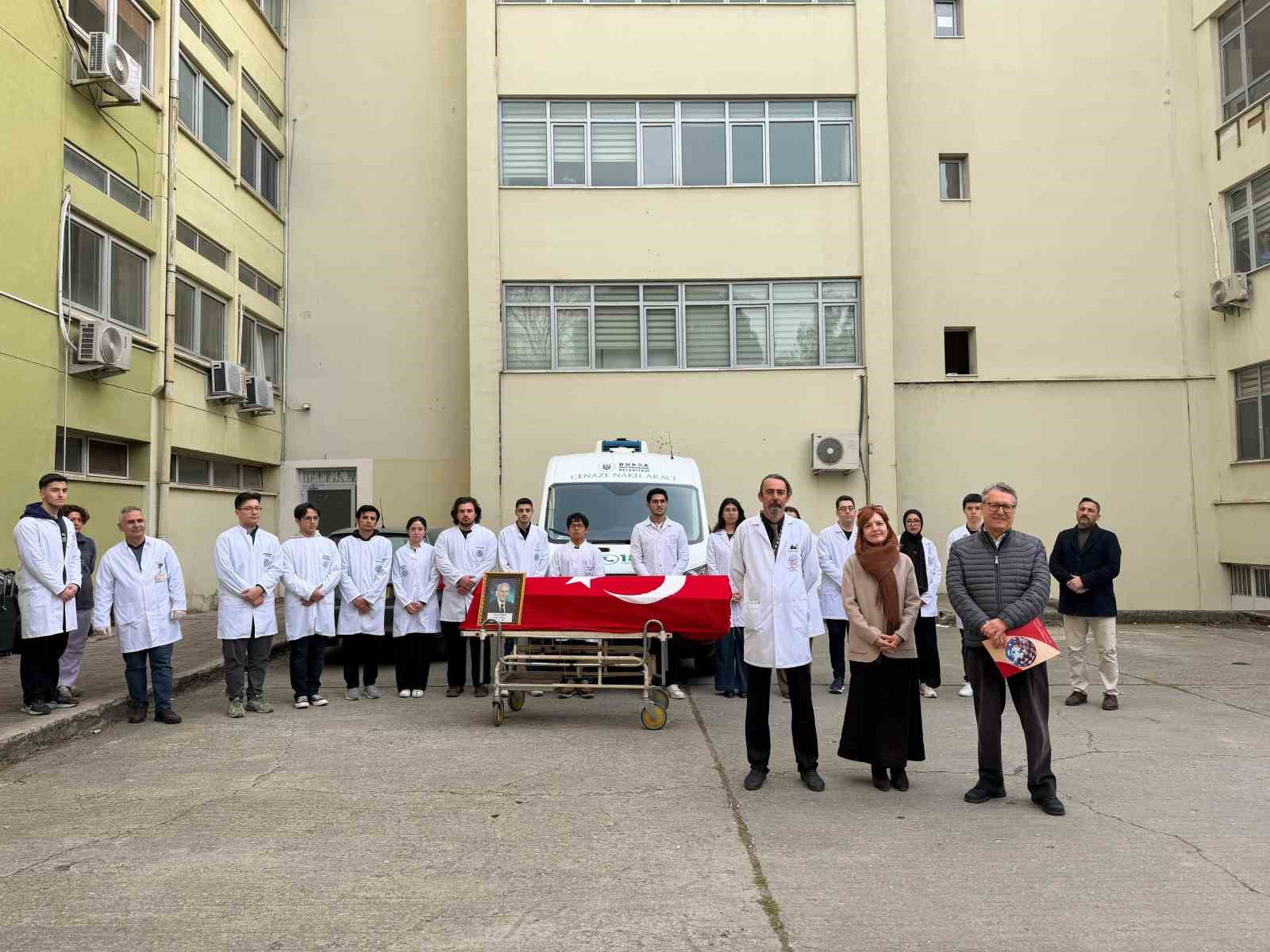 bursada kadavraya vefa toreni 6 yil tip egitimine katki sagladi ailesine teslim edildi 7