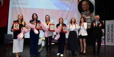 bursada-kadin-gucu-zirvesi-ilham-veren-hik-yeler-paylasildi-reHSLGKZ.jpg