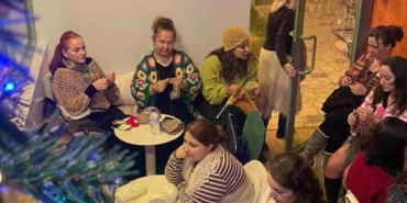 bursada-kadinlar-orgu-icin-yaristi-Sc9b7xIN.jpg