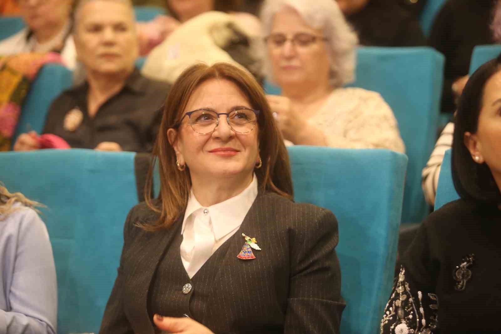 bursada kadinlardan huzurevine ilmek ilmek sevgi 1 T343Cery