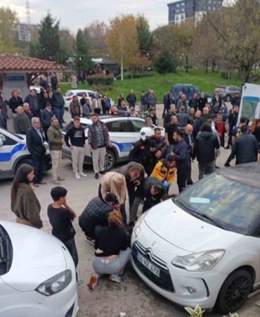 bursada-kafede-silahli-saldiri-1i-agir-4-yarali-xYTi2sOE.jpg