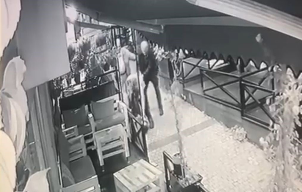 Bursa’da kafeye alınmadığı için 4 kişiyi vuran saldırgan yakalandı 8 bursada kafeye alinmadigi icin 4 kisiyi vuran saldirgan yakalandi 4 6FrsT8M8