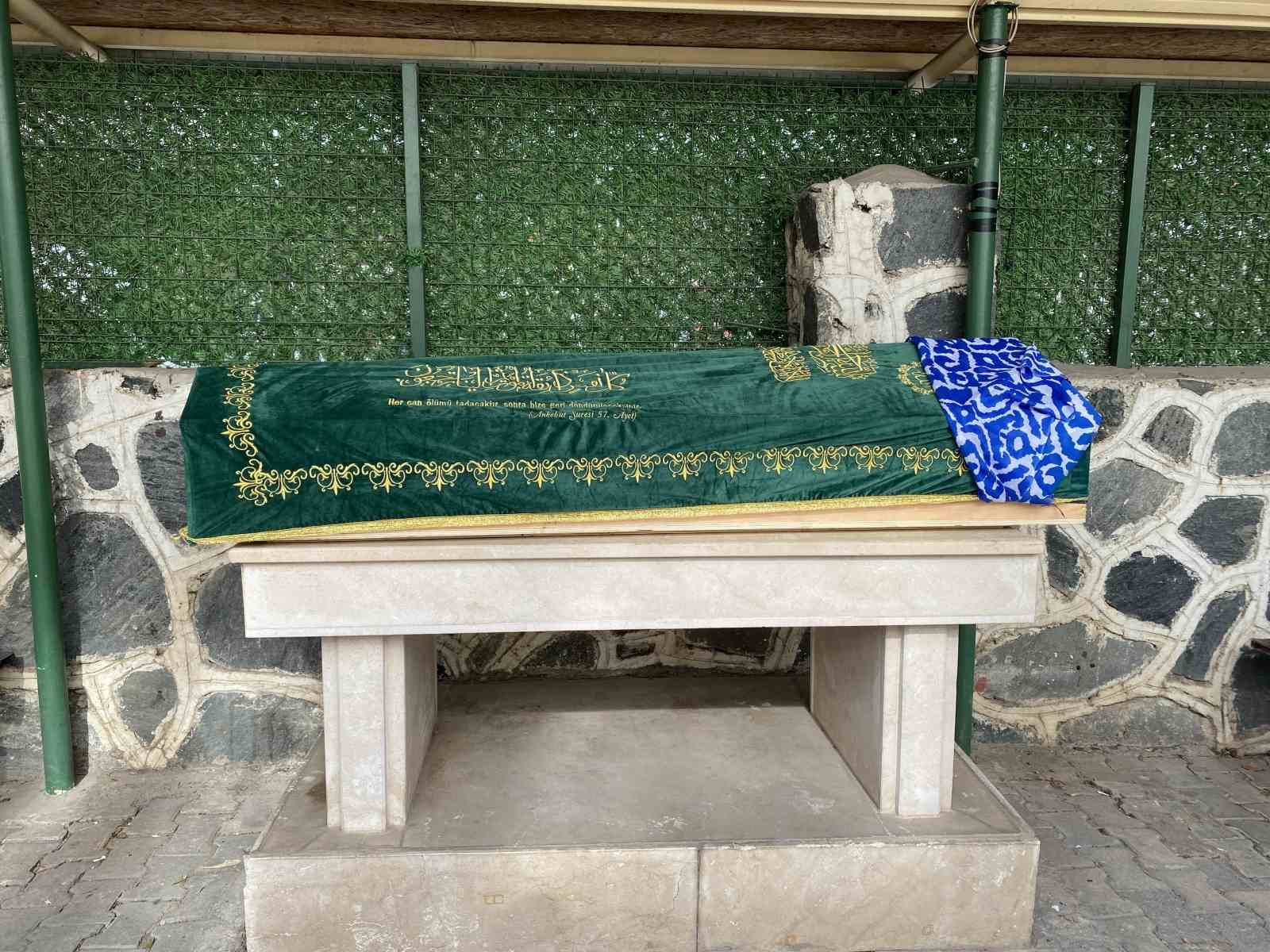 bursada kalp krizi geciren lise ogrencisi son yolculuguna ugurlandi 0 E75k77UH