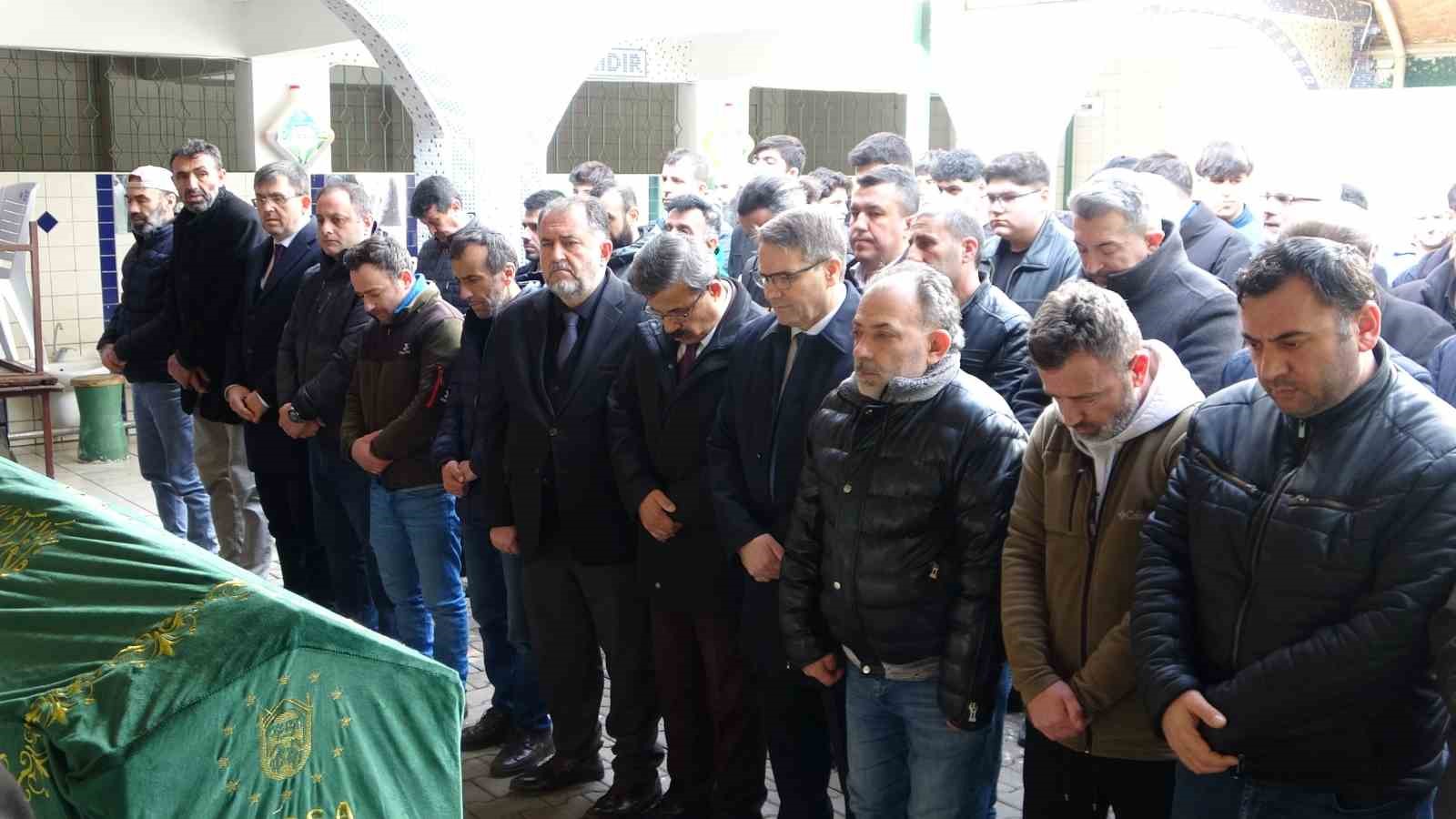 bursada kalp krizi geciren lise ogrencisi son yolculuguna ugurlandi 3 wBcWm956