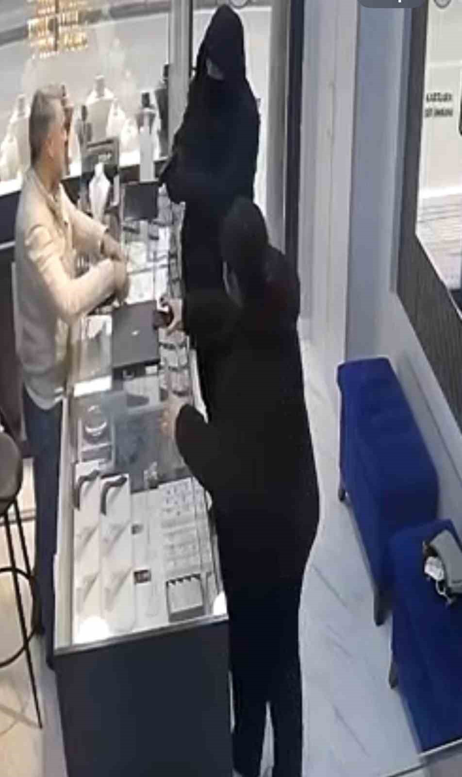 bursada kamera sakasi gibi soygun girisimi kamerada 2