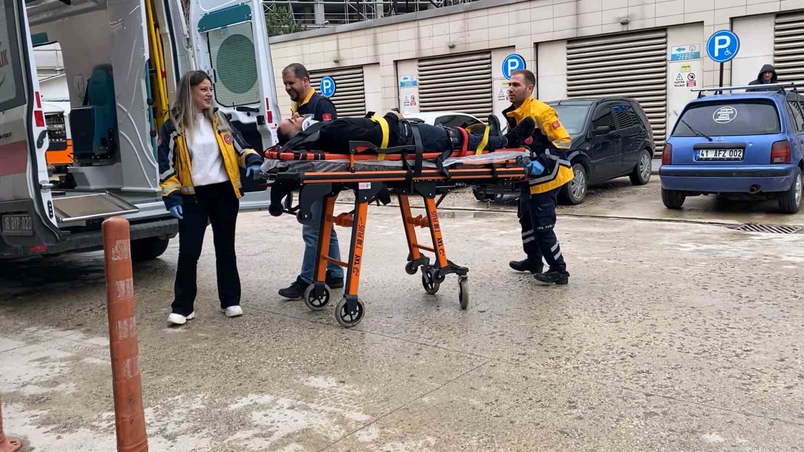 bursada kamyonet ile hafif ticari arac carpisti 4 yarali 3