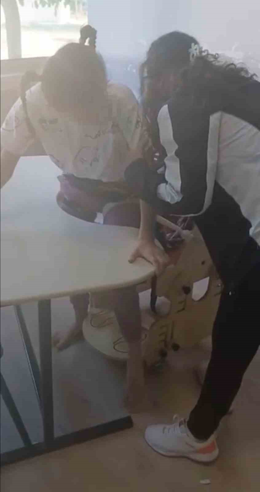 bursada kan donduran goruntuler otizmli ogrenciler ders boyunca bagli tutulmus 0 iUn4SMy8