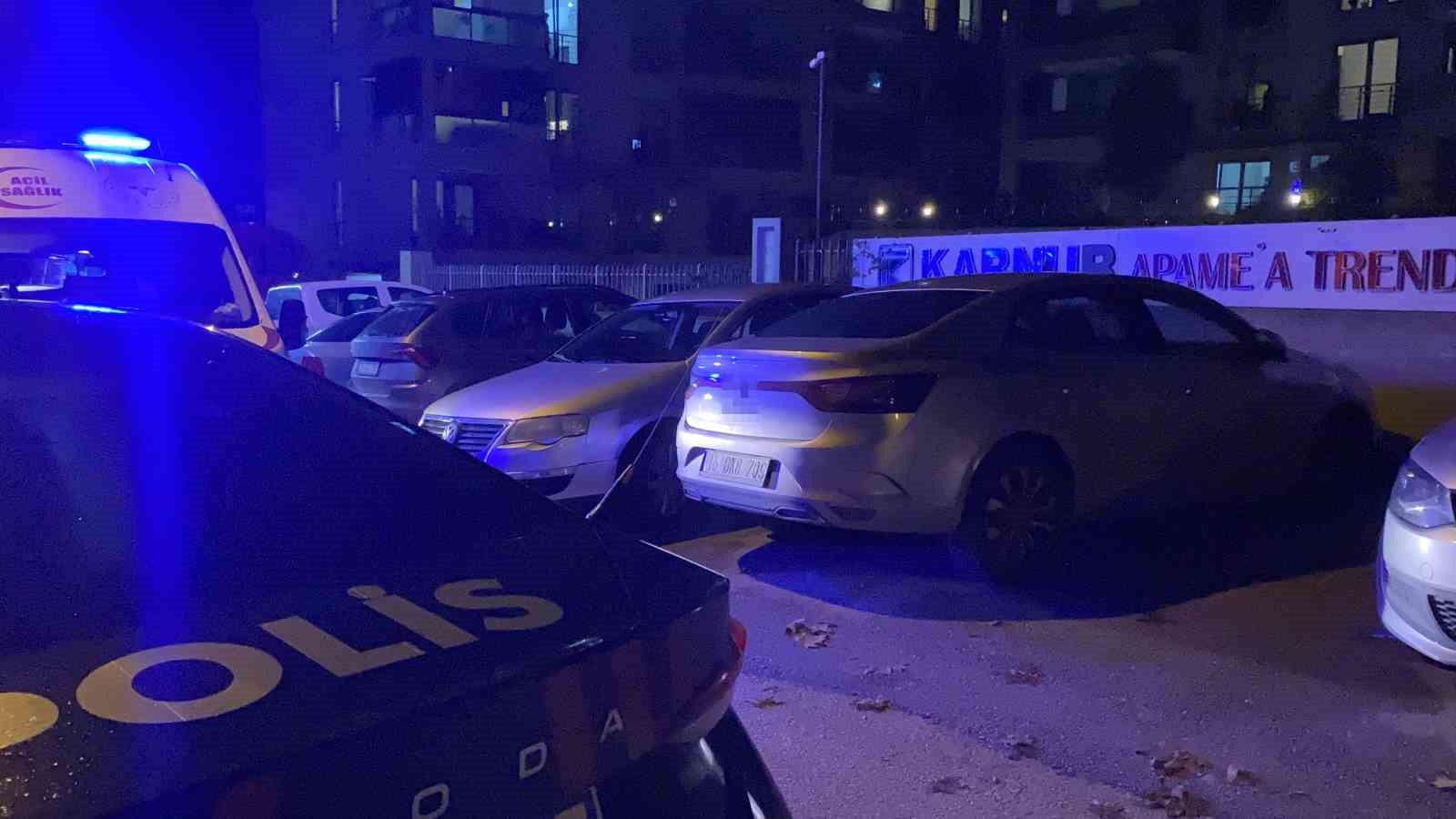 bursada kapali otoparkta yanan otomobil panige neden oldu 5 CZGYINcm